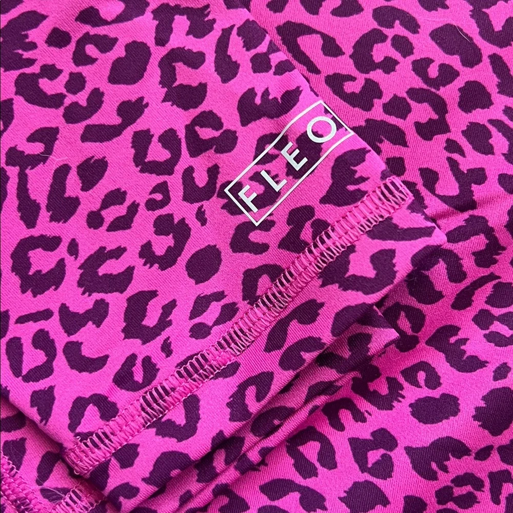 Fleo sz S El Toro 25” Fuschia Red Leopard NWT - Picture 3 of 4